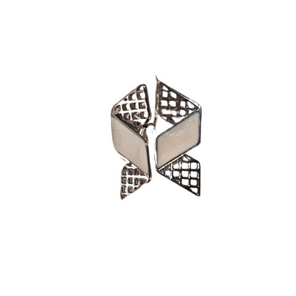 Vintage Cream & Silver Zig Zag Geometric Stud Earrings - Picture 3 of 7